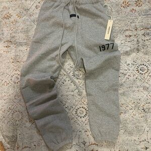 Essentials Fear of God Oatmeal Gray '1977' Sweatpants
